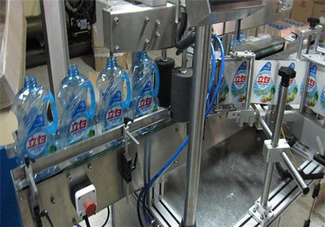 Автоматична двостороння маркувальна машина для деталей пляшок для лосьйонів із шампунем